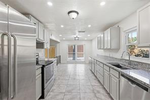 2400 York Minster Court - Photo 11