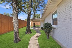 2400 York Minster Court - Photo 29