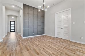 1100 Parkstone Drive - Photo 4