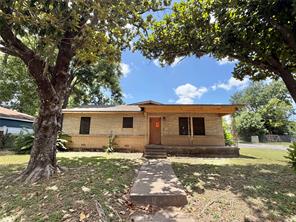 2501 S 27th Street - Photo 1