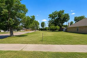 1101 Bessie Street - Photo 1