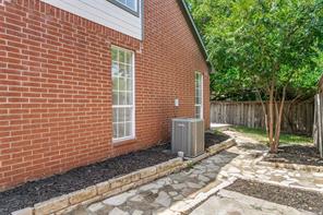 2116 Montclair Lane - Photo 40