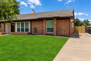 2429 Chestnut Way - Photo 1