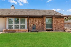 2429 Chestnut Way - Photo 2