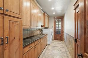 1046 Grandview Drive - Photo 30