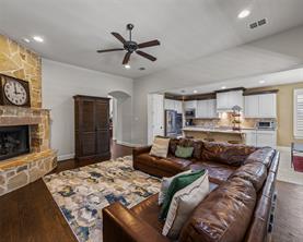 309 Longhorn Drive - Photo 4