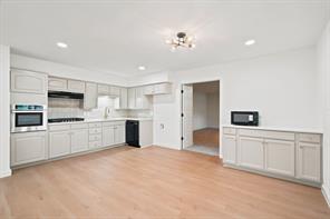 6632 Ellis Road - Photo 10