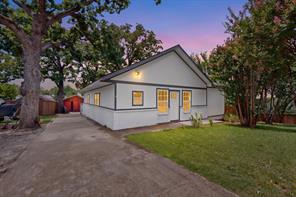 908 W Heron Street - Photo 1