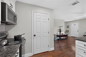 908 W Heron Street - Photo 10