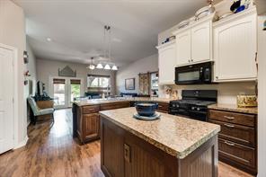 105 Baker Street - Photo 10
