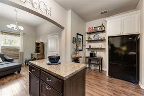 105 Baker Street - Photo 11