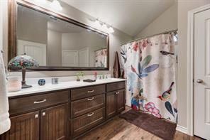 105 Baker Street - Photo 14