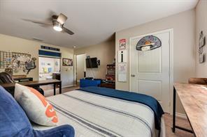 105 Baker Street - Photo 16