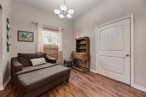 105 Baker Street - Photo 5