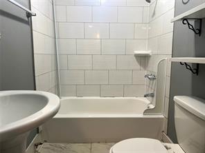 1017 Vine Street - Photo 16