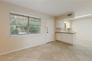 1303 Northlake Drive - Photo 11
