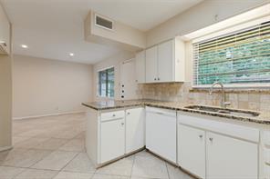 1303 Northlake Drive - Photo 14