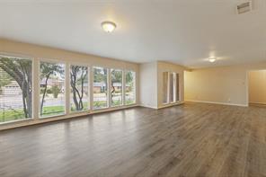 1303 Northlake Drive - Photo 5
