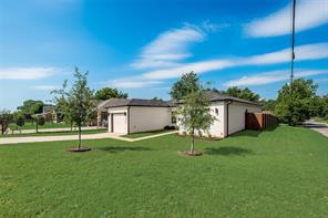 3001 Fernwood Avenue - Photo 3