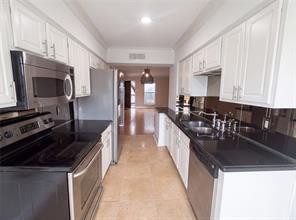 7734 Meadow Road - Photo 5