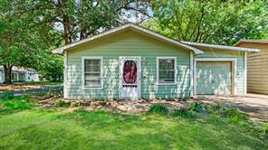 1003 15th Street SE - Photo 1