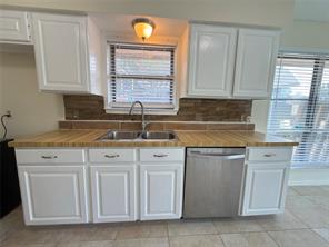 5218 Barcelona Drive - Photo 14