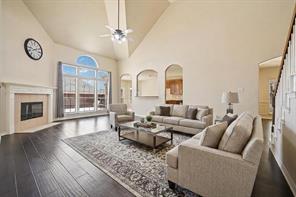 381 Fairlanding Avenue - Photo 2