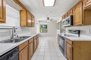 3211 Brookview Drive - Photo 3