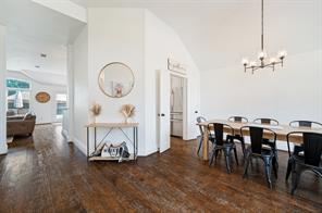 2830 Rosewood Boulevard - Photo 2