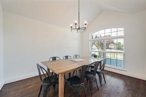 2830 Rosewood Boulevard - Photo 3