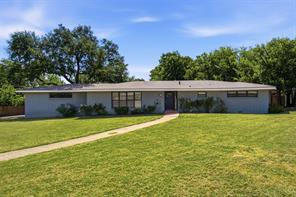 627 Bellaire Drive - Photo 1