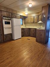 3310 FM 573 - Photo 6