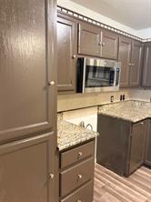2025 Lyle Avenue - Photo 10