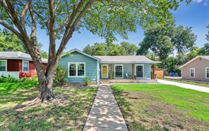 4221 Sanger Avenue - Photo 2