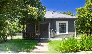 1106 6th Street SE - Photo 2