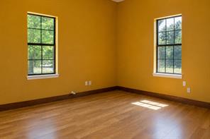 1106 6th Street SE - Photo 4