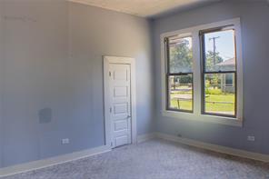 1106 6th Street SE - Photo 5