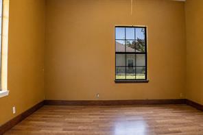 1106 6th Street SE - Photo 6