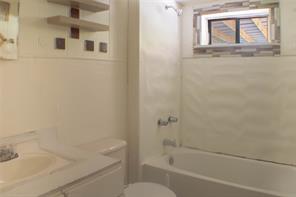 1106 6th Street SE - Photo 7