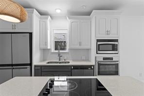 1107 S Waverly Drive - Photo 9