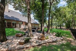 2000 Scott Place - Photo 8
