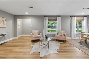 10647 Chesterton Drive - Photo 4
