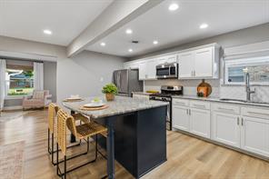 10647 Chesterton Drive - Photo 7