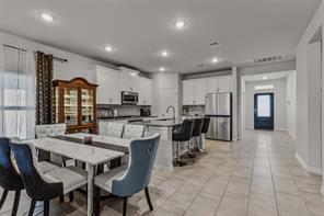 736 Carmen Street - Photo 11