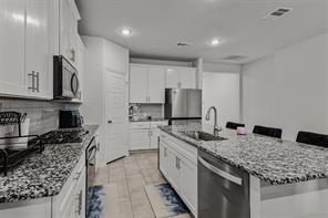 736 Carmen Street - Photo 13