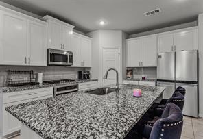 736 Carmen Street - Photo 5