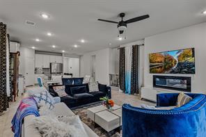736 Carmen Street - Photo 9