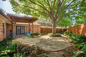 1904 Clover Trail - Photo 2