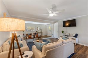 308 Hickory Drive - Photo 3