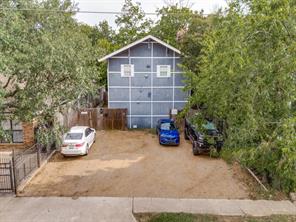 735 W 10th Street - Photo 1